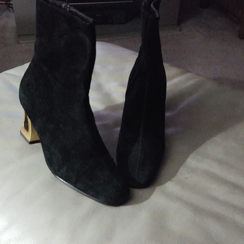 Black suede Samantha boots by Classique